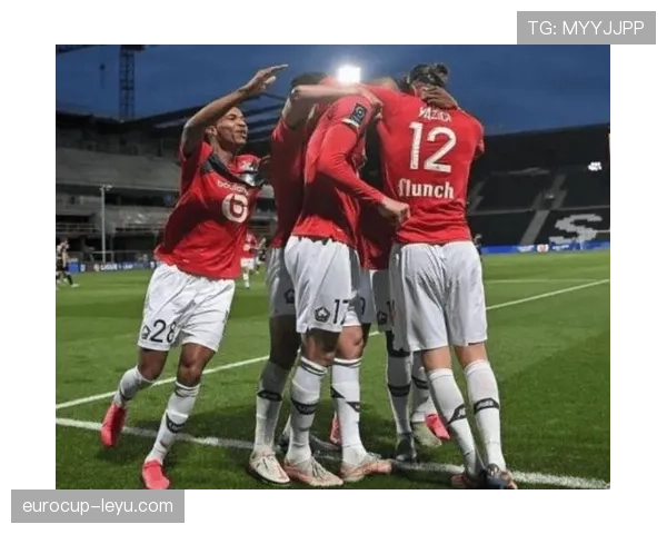 里尔新赛季战术升级,逼抢体系显成效,球队状态强势回暖 里尔新赛季战术升级,逼抢体系显成效,球队状态强势回暖