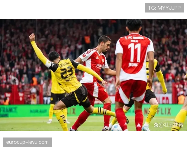 德甲中上游球队争夺白热化,上半赛季战绩揭晓多队表现亮眼 德甲中上游球队争夺白热化,上半赛季战绩揭晓多队表现亮眼