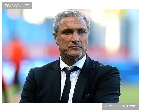 洛里昂阵容重构迎新星崛起,战术革新显著提升球队竞争力 洛里昂阵容重构迎新星崛起,战术革新显著提升球队竞争力