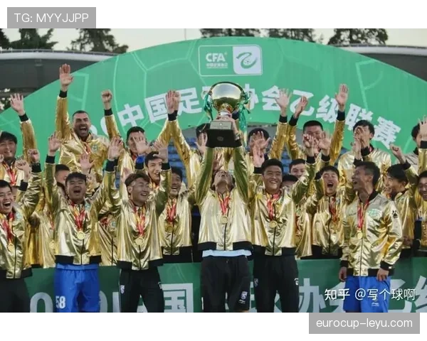 凯泽青训再出新星：新一代足球才俊闪耀赛场引关注