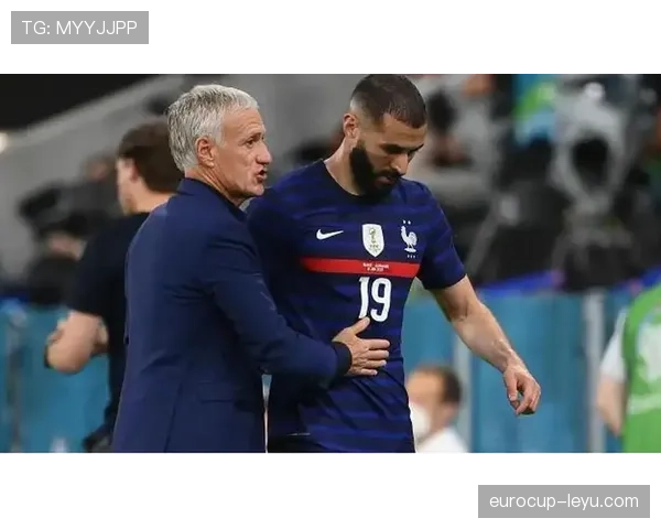 本泽马与德尚矛盾:国家队征召背后的战术分歧