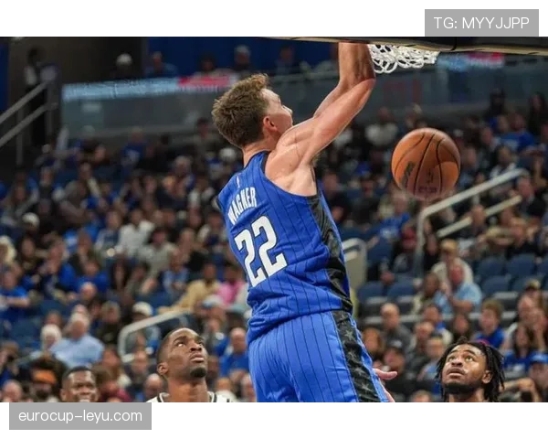 瓦格纳无球跑动拉开空间，比上季三分选择更稳