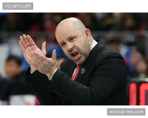 阿泰斯特通过无球防守压制对手关键得分手效率显著提升球队防守强度